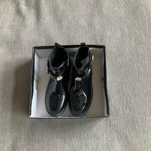 Tahari Girls Size3 Black Patent w/Sparkle Rhinestones Crystals Ankle Strap Boots